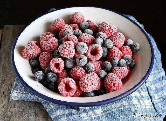 哪些水果可以在冰箱里冷冻着吃