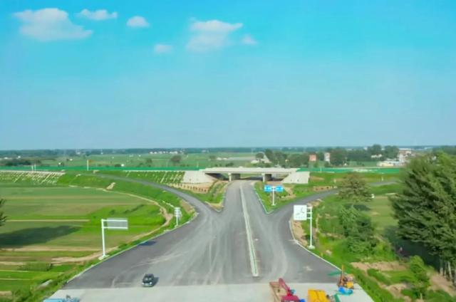濮商高速和阳新高速连接：加快交通运输，促进区域发展(1)