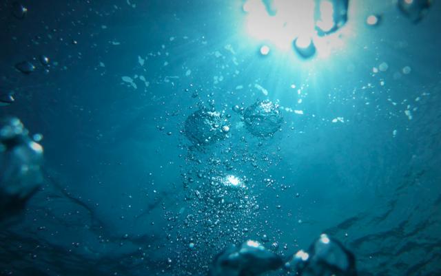 解密水的英文问题：水的起源、成分和特性