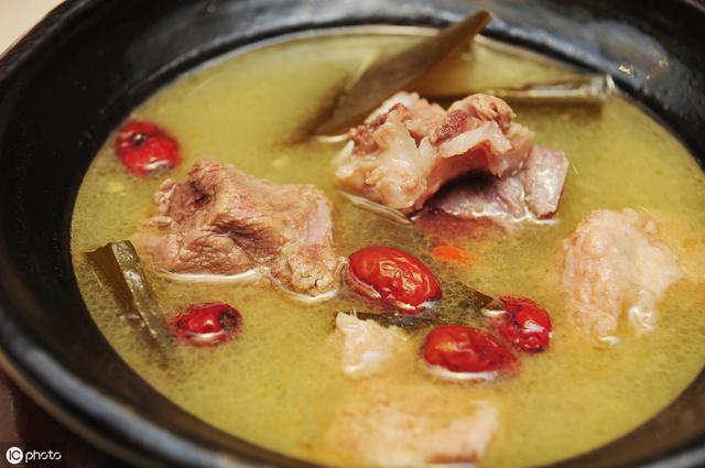 学会煮牛肉面汤的正确方法，让你的味蕾感受鲜美滋味