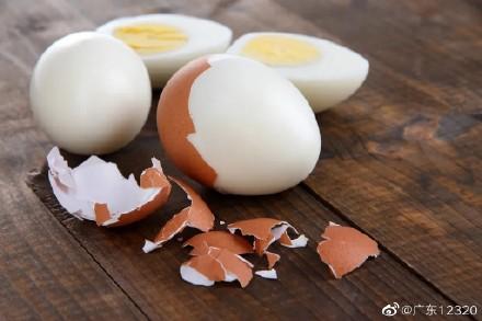 煮熟的鸡蛋颜色发青是为什么