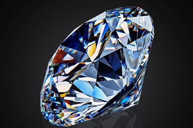 玻璃和钻石的区别：了解它们的内在差异